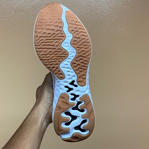 Nike Renew Run “White University Red Black Gum” Size 10.5 - Picture 15 of 16